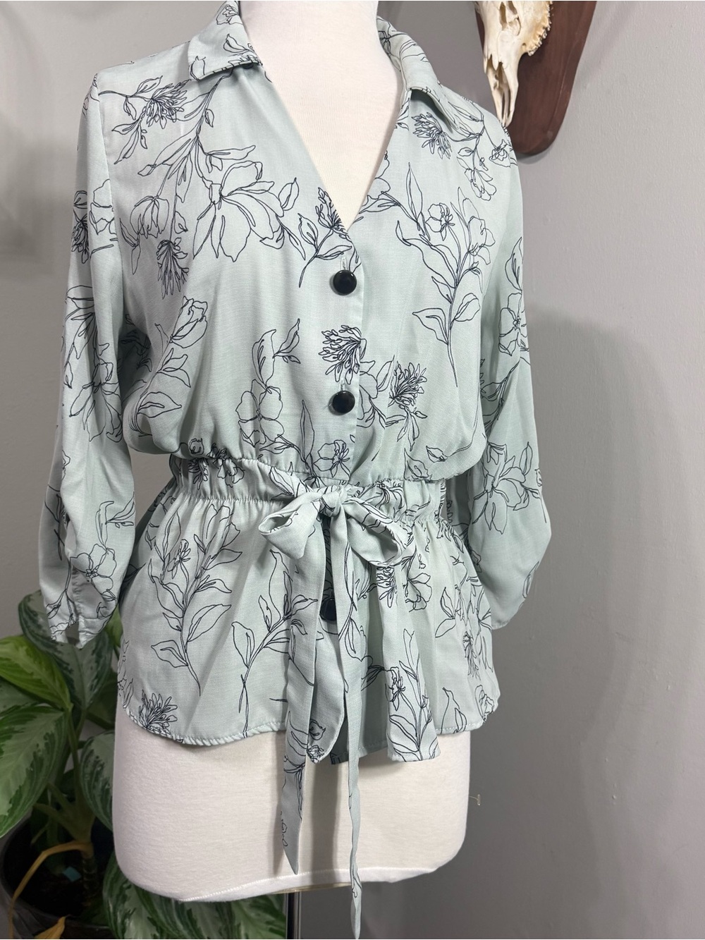Sweet Rain Large Sage Green Floral Button Front Tie Waist Blouse